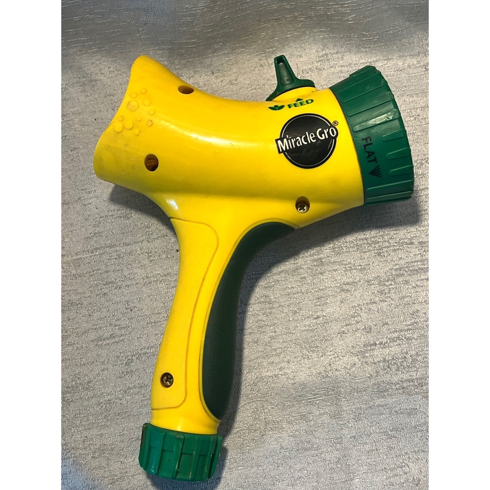 Miracle-Gro Garden Feeder Hose End Sprayer liquafeed Yellow Green Multi Nozzle